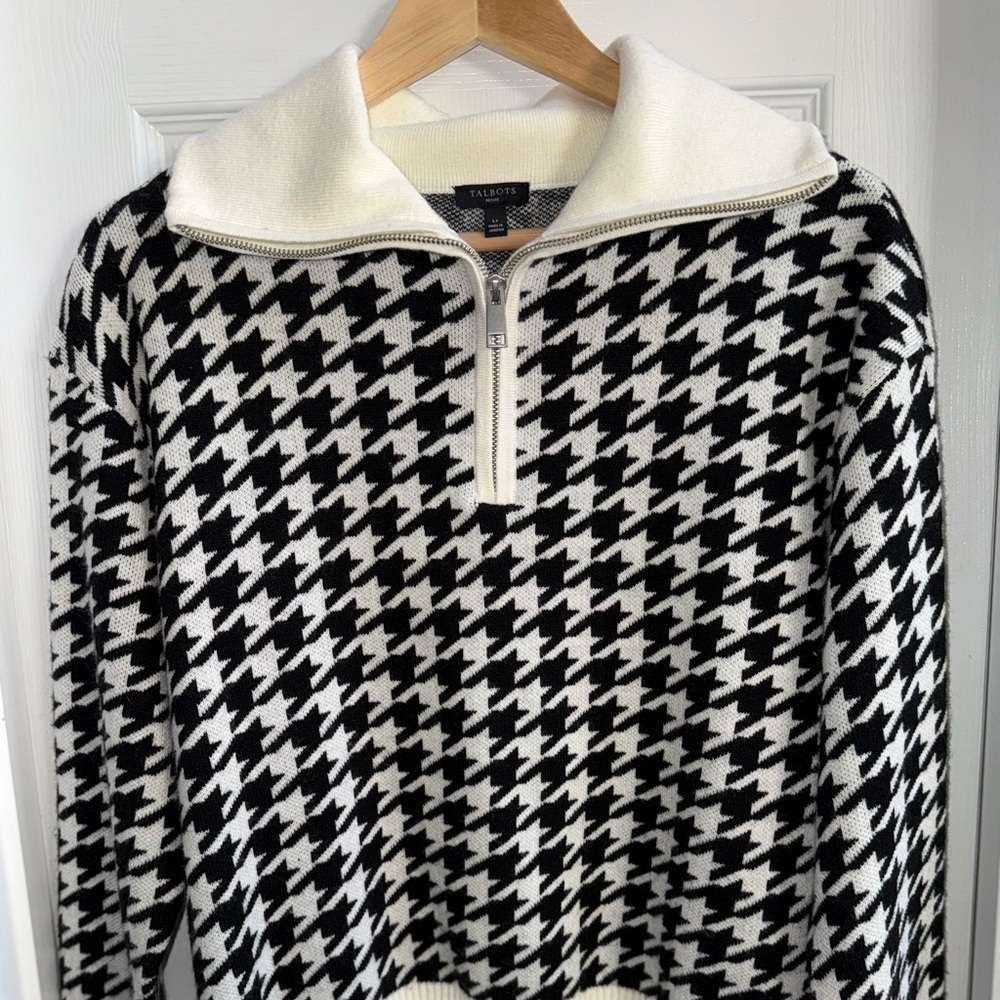 Talbots Monochrome Houndstooth Collar Vneck  Knit Sweater PL Black White Elegant